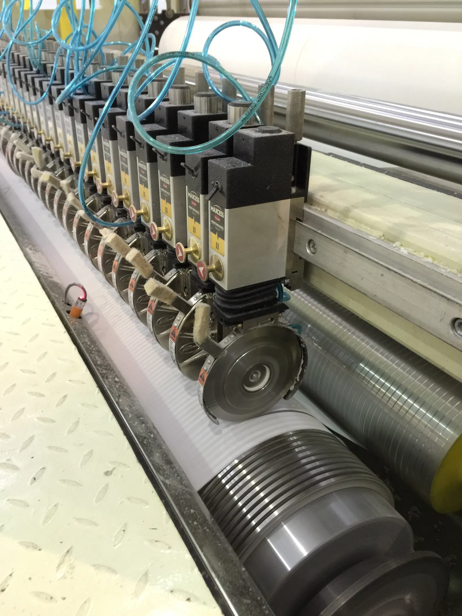 1800mm จบ Jumbo Roll เครื่องตัด Rewinding ด้วยประสิทธิภาพที่ดี 1